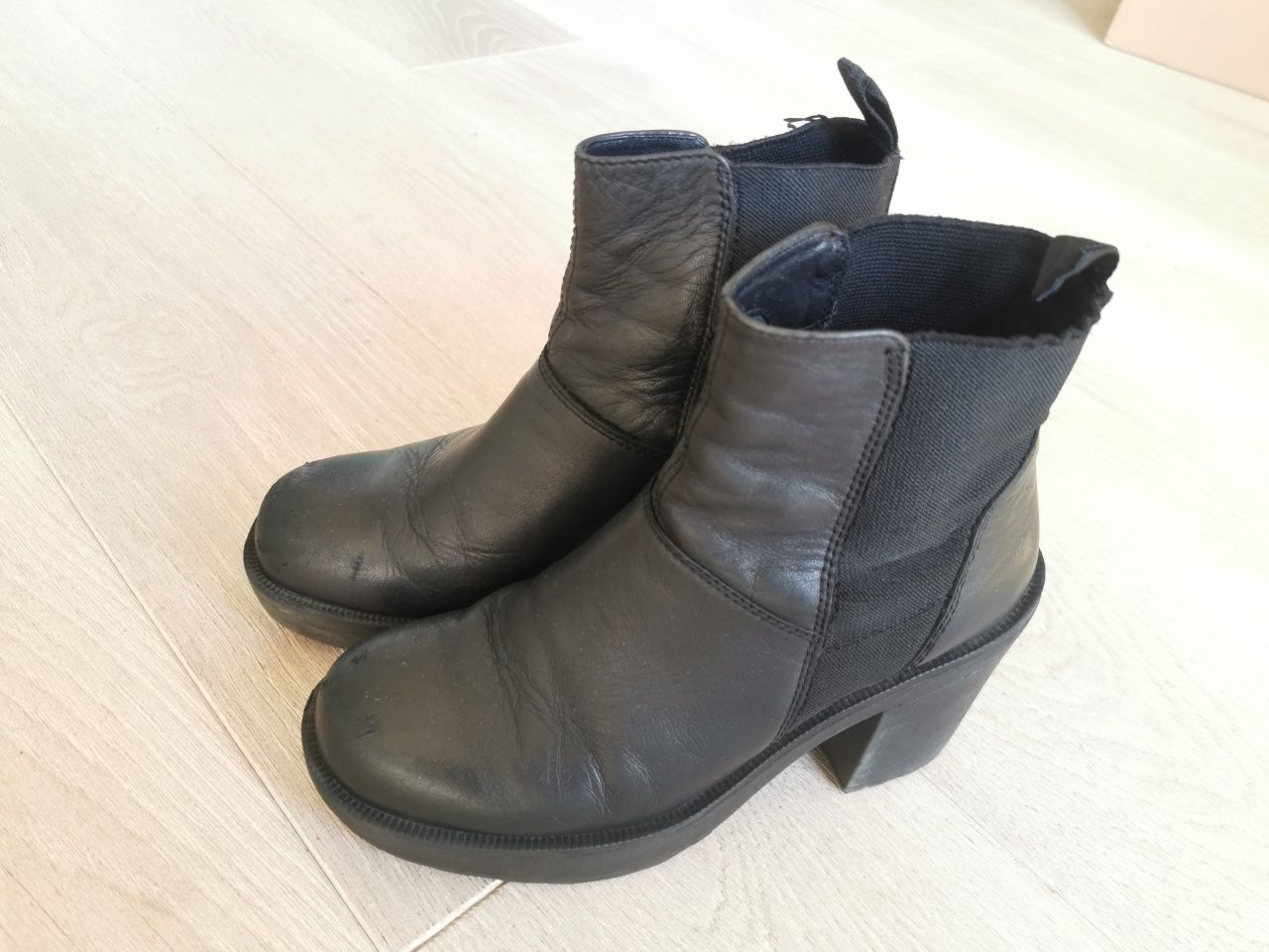 Buty botki Vagabond r. 36 czarne na koturnie