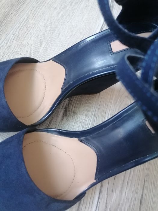 Buty na koturnie Stradivarius r. 36