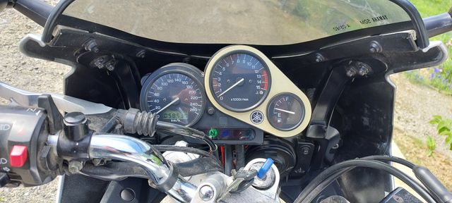 Motocykl Yamaha FZS600