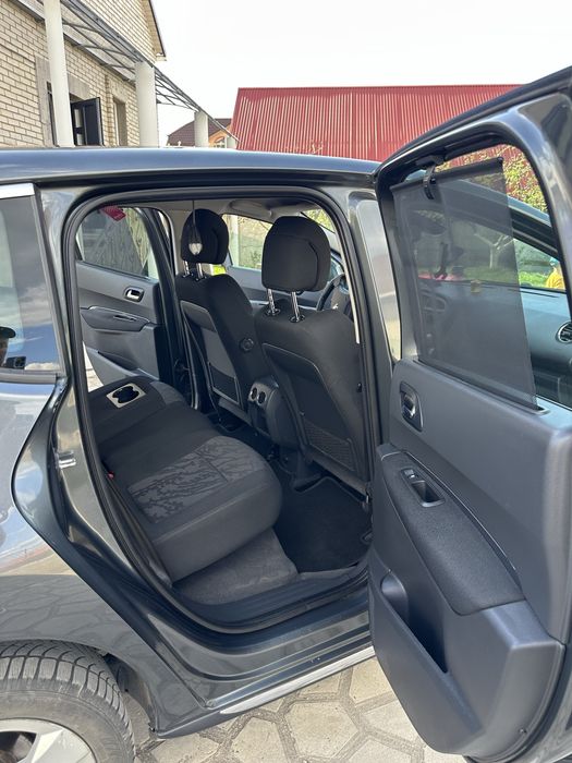 Продам  сімейне авто