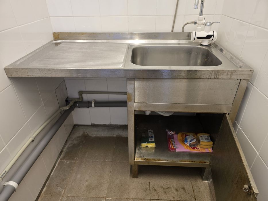 Umywalka w bardzo dobrym stanie
