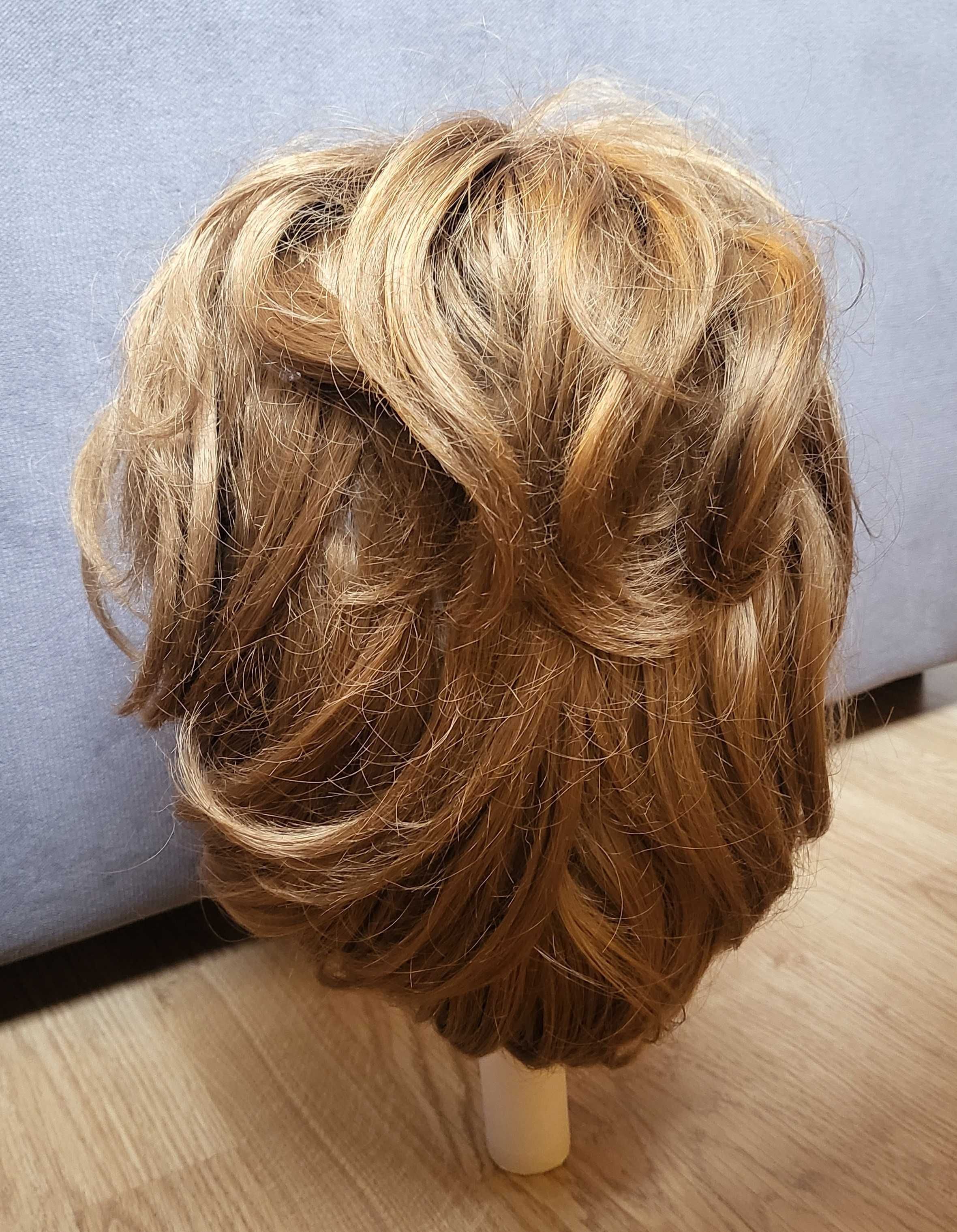 Peruka włosy syntetyczne ciemny miedziany blond rudy Teviron