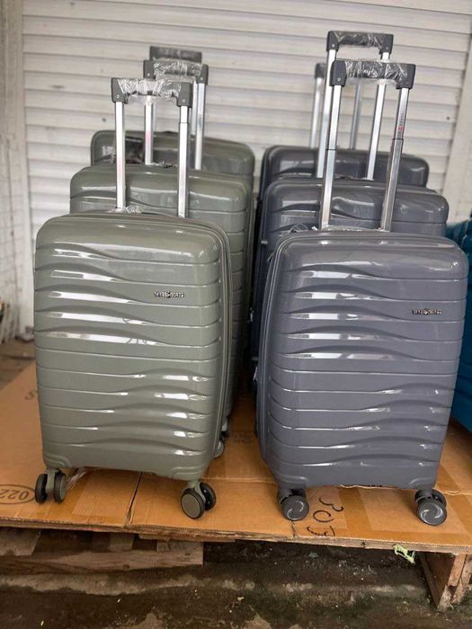 Валіза, чемодан на колесах «Three Birds»