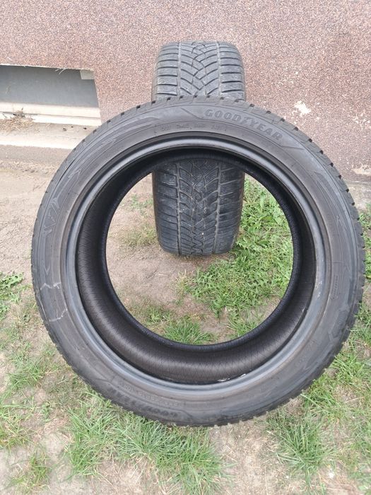 255/45 R19 104V M+S - Goodyear Ultragrip - 24/2021 ~6,7mm- cena =2 szt
