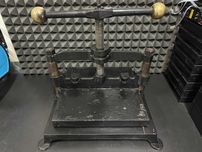 Stara prasa introligatorska / waga około 50 kg.