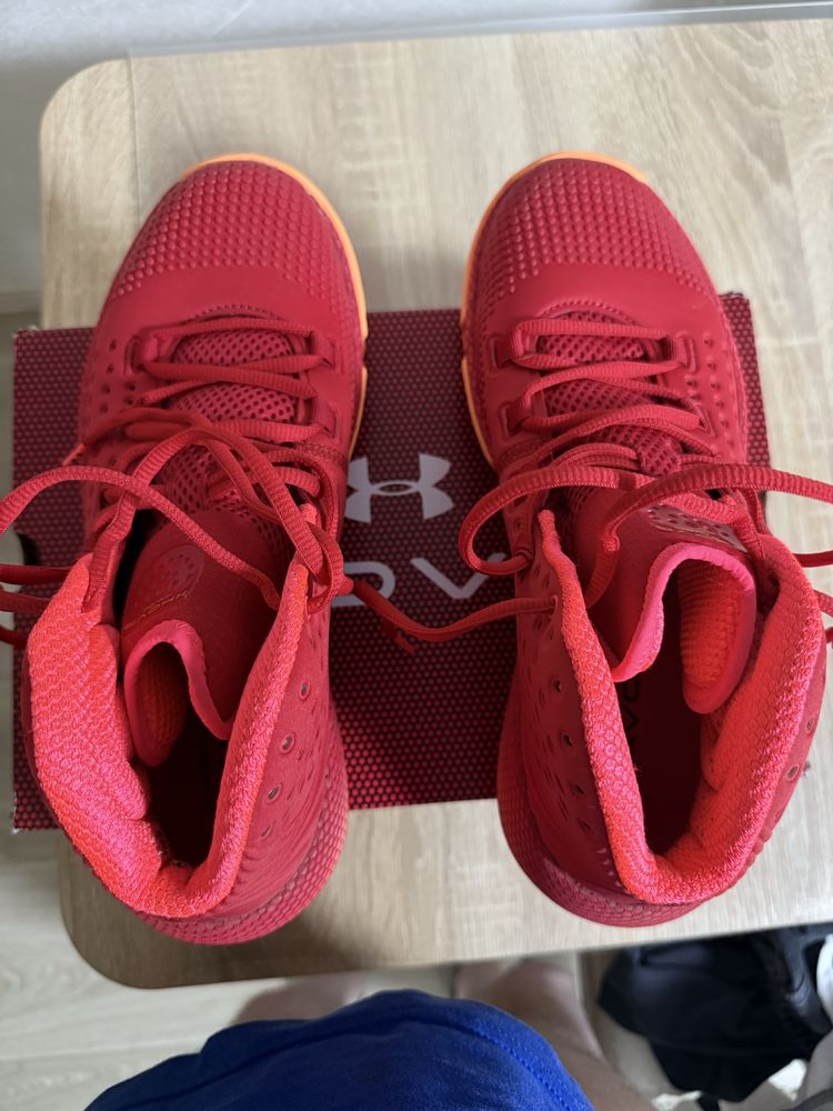 Баскетбольные крассовеи Under Armour