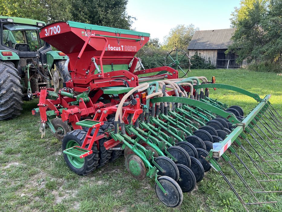 Agregat uprawowo-siewny Unia Focus FS T drive 3m pneumatyczny