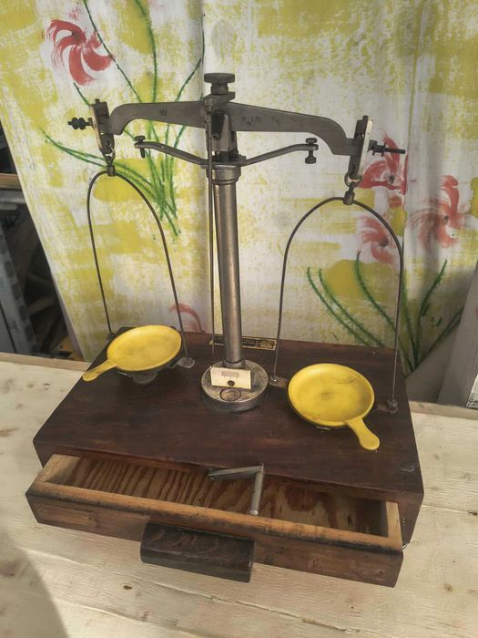 Zabytkowa waga aptekarska - kompletna rok 1966