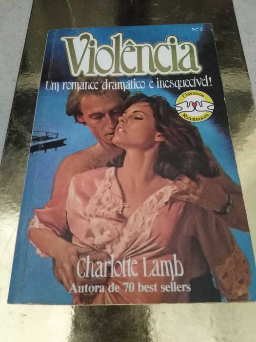 Livro de romance Violência de Charlote Lamb autora de 70 best sellers.