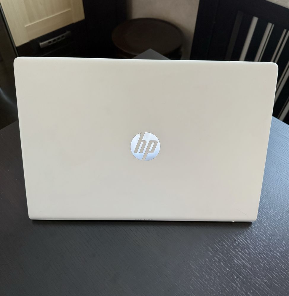 HP 15-ck075nr Touch/ i5-8265U/ 16GB/ 512GB SSD/ Bat.0%