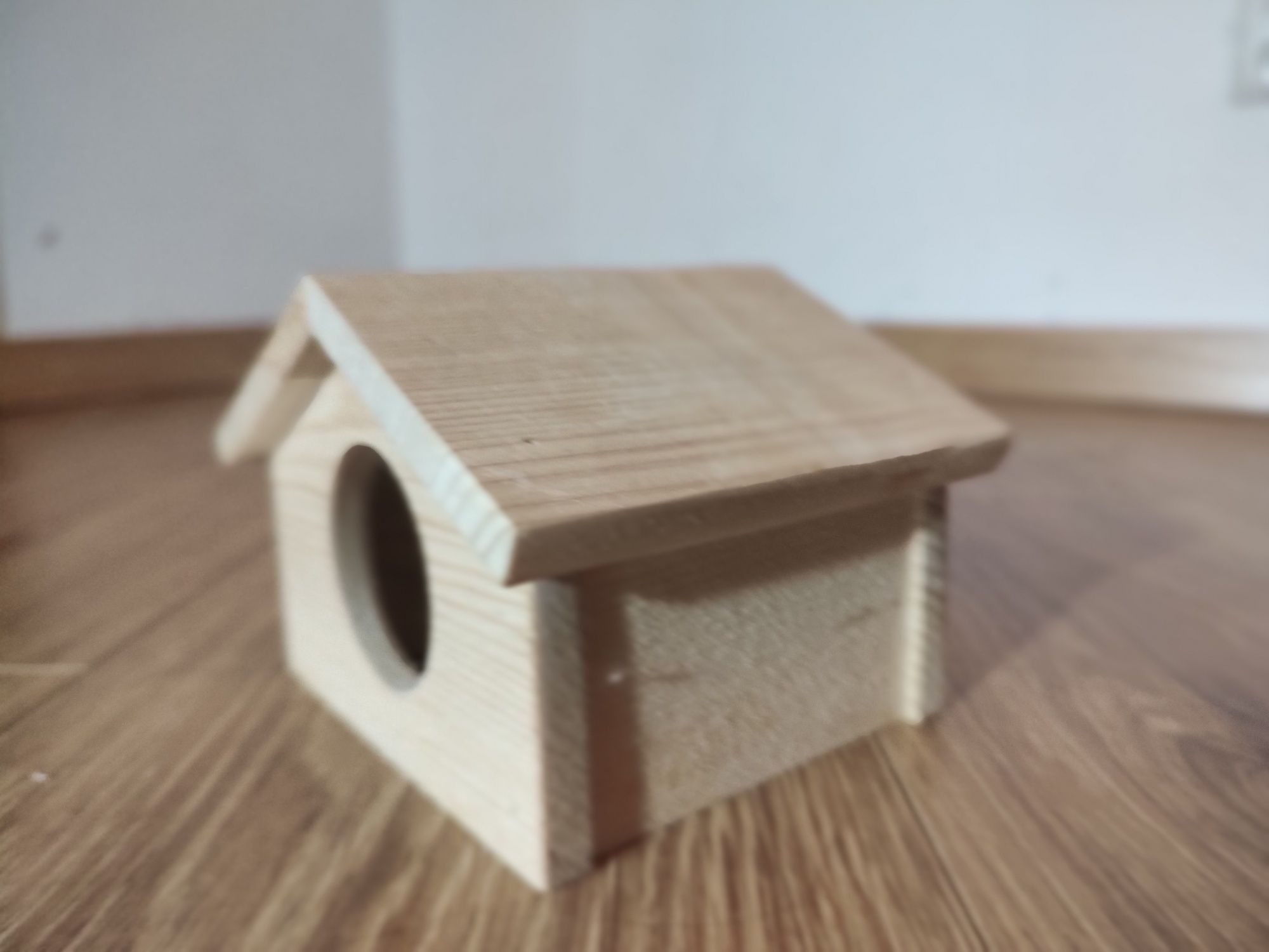Drewniany domek dla gryzoni
