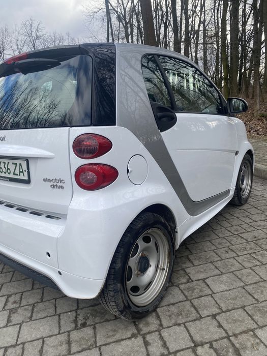 Smart fortwoo electric Смарт форту електро