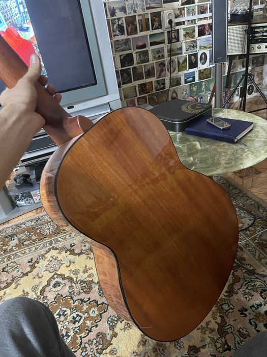 Обміняю гітару на сентизатор