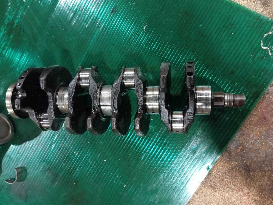 Колінвал c16nz Opel вектра а1.6 кадет аскона 1.6 шатуни поршень