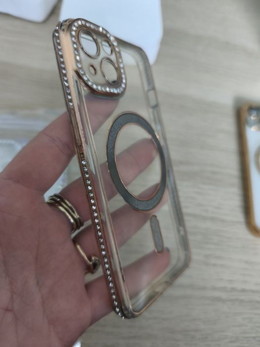 Nowe etui do iPhona 13. Cena za 3szt.
