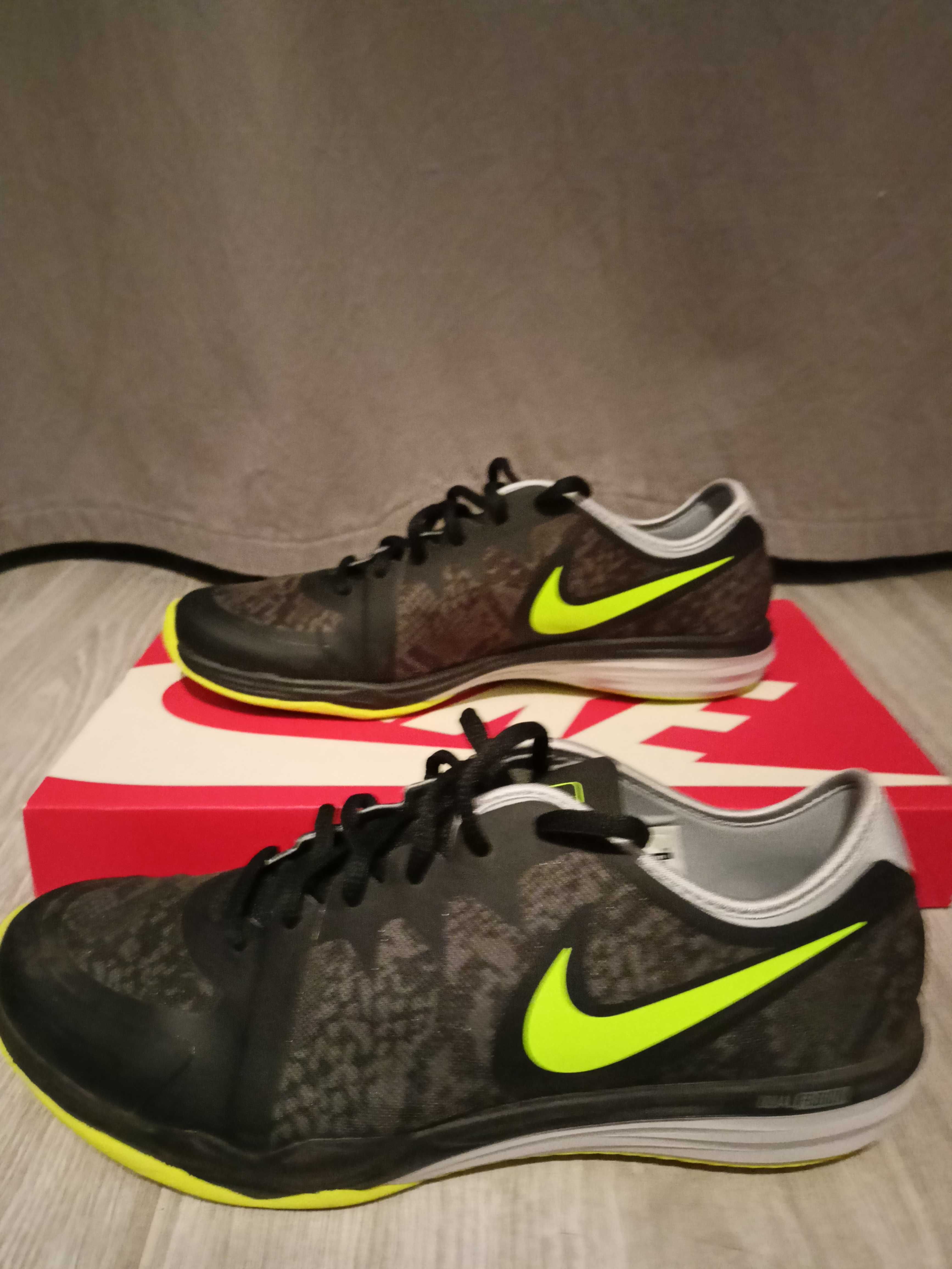 Buty Nike Dual Fusion TR 3 Print. Rozmiar UK 5,5, CM 25cm, EUR 39