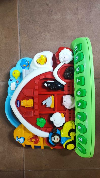 Chicco Brinquedo Bebé Quinta Interativa Bilingue