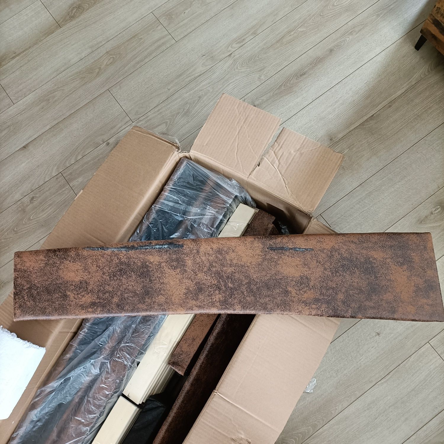 Łóżko tapicerowane 120 x 200  uszkodzone