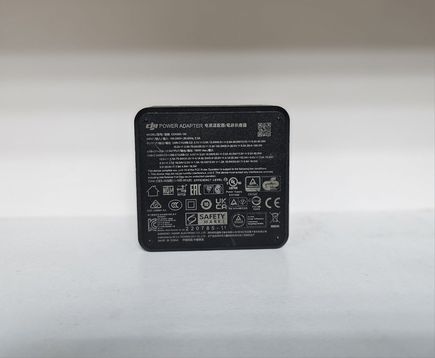 Зарядное устройство DJI 100W USB-C для DJI Mavic 3 (CDX265-100)