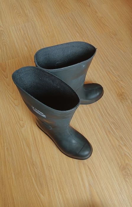 Nowe Czarne  gumowce nr.44