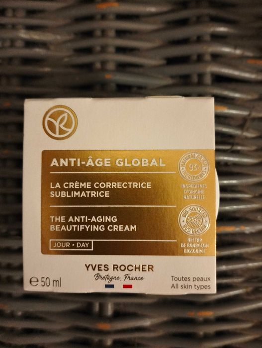 Nowy krem do twarzy na dzień anti Age global yves Rocher