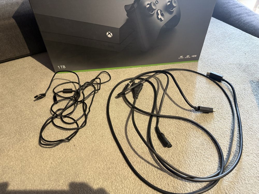 Xbox one x 2 pady+gra GRATIS