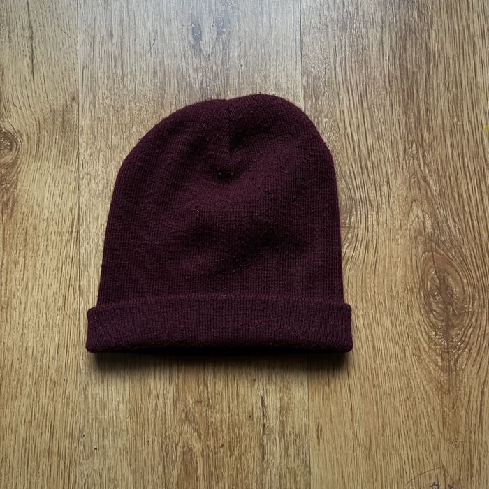 bordowa czapka beanie terranova