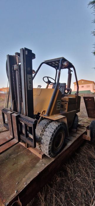 Empilhador Caterpillar