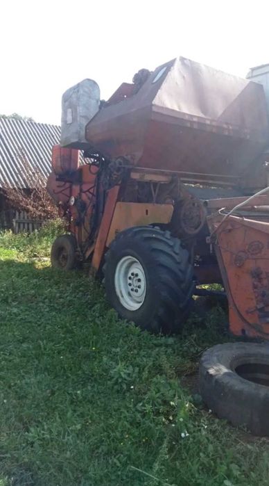 Продам Комбайн НИВА