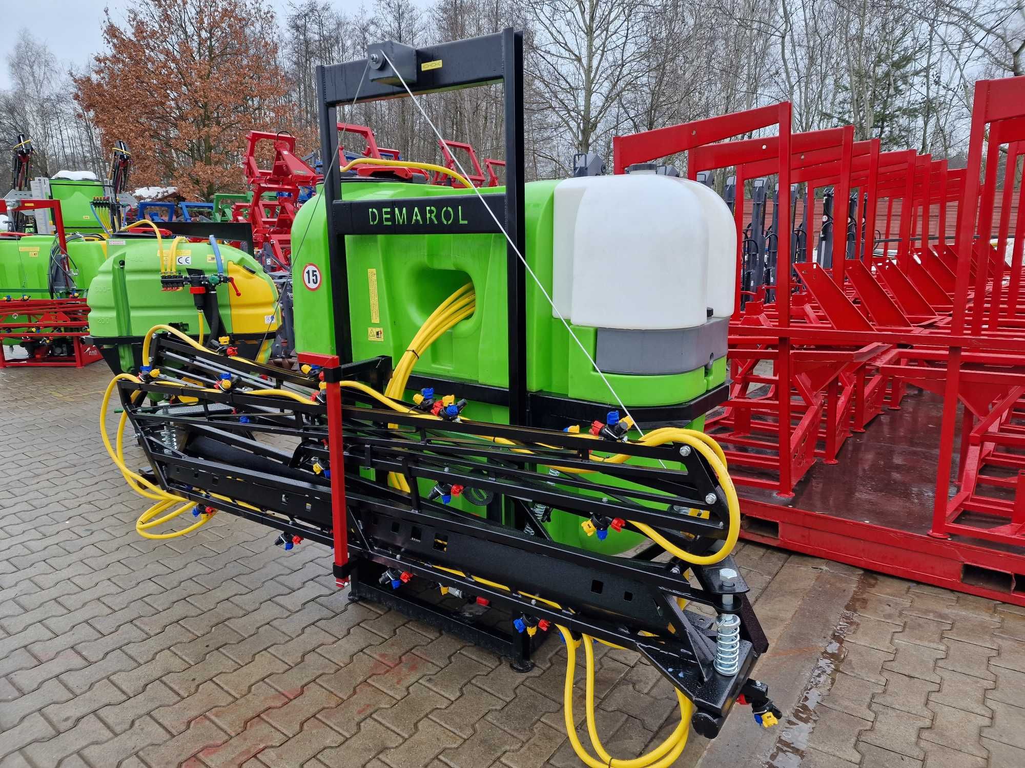 Opryskiwacz   800 litrów lanca 15m SHOGUN