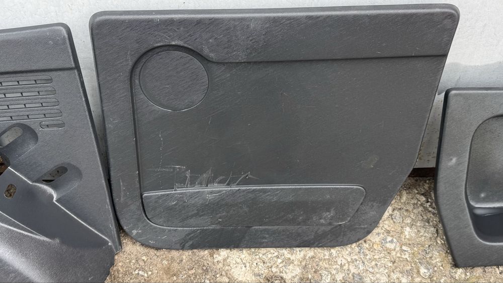 Продам пластик салону Renault Kongoo 2,3