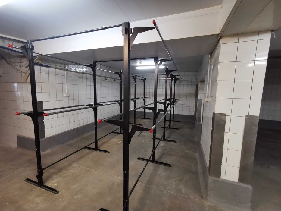 Regały na odzież wiszącą