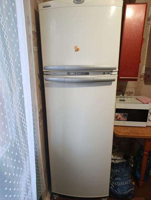 Продам холодильник