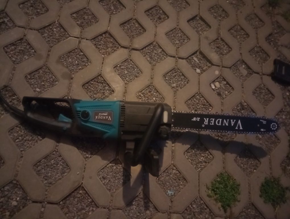 Piła elektryczna vander vpe713  2000wat