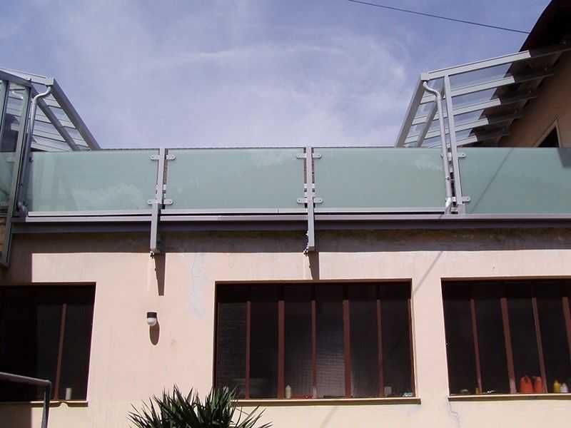 Balustrada szklana・Balustrady szklane zewnętrzne・Barierka szklana