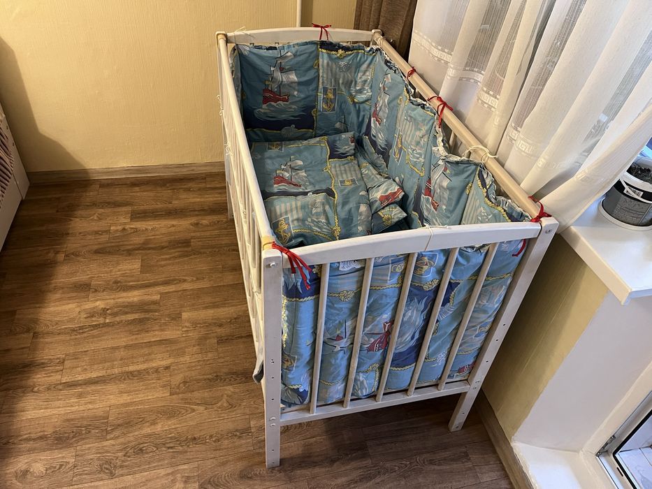 Бортики мʼякі в дитяче ліжко. Простинь і плед