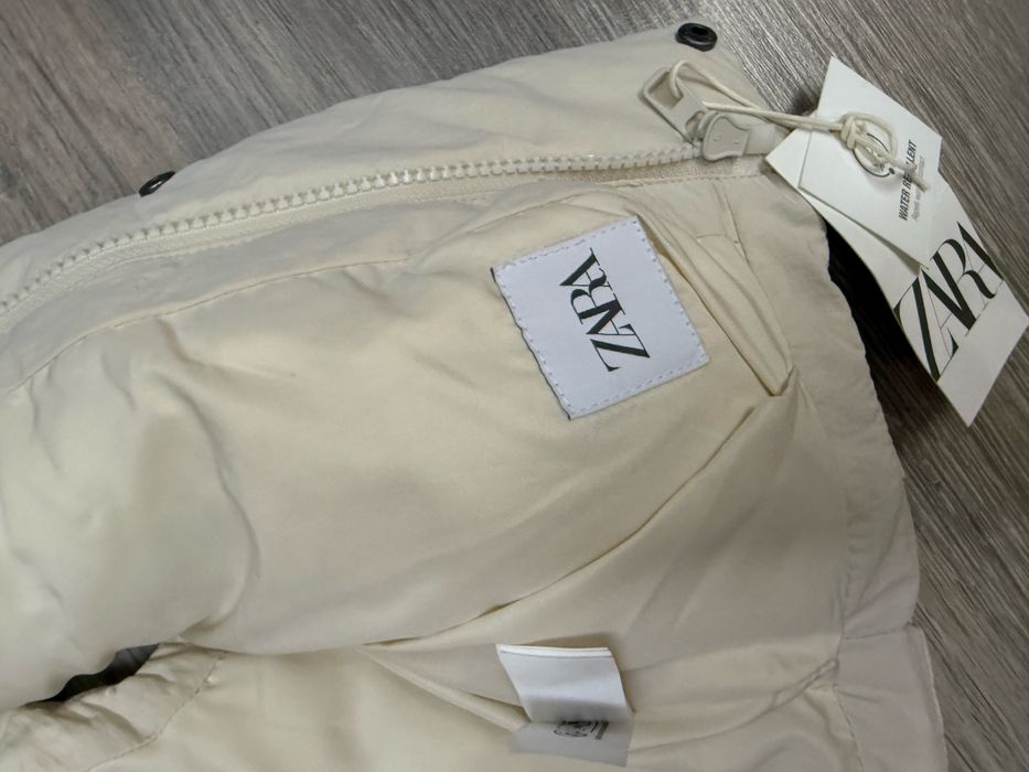 Жилетка на девочку  Zara водонепроникна 4-5 лет (107см)