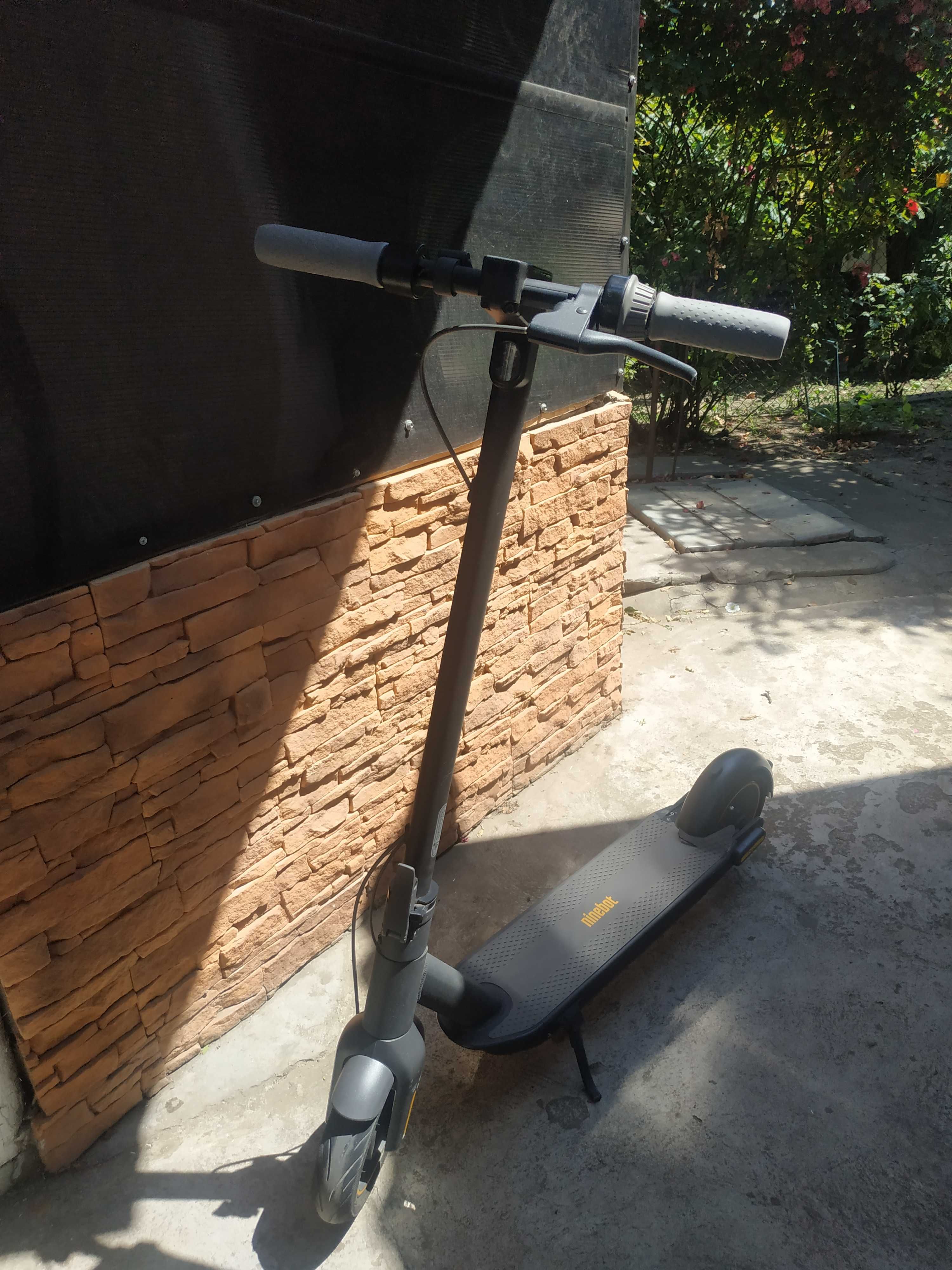 Електросамокат Ninebot KickScooter MAX G30P электросамокат