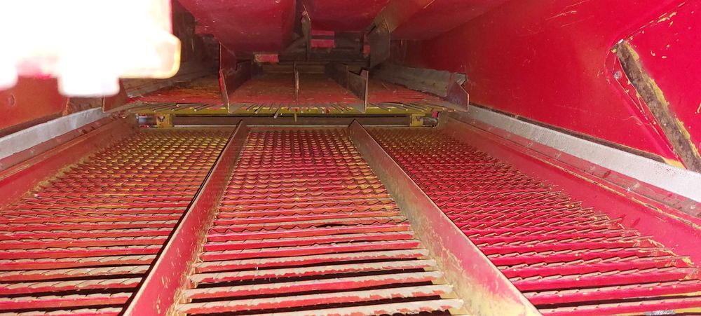 Зернозбиральний комбайн Massey ferguson 330 2.7m