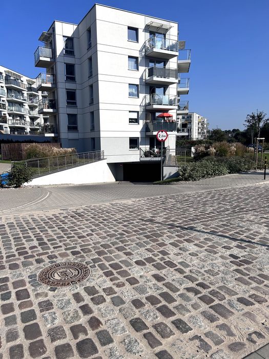 miejsce na motocykl w hali garażowej, zimowanie, Gdańsk, Kowale