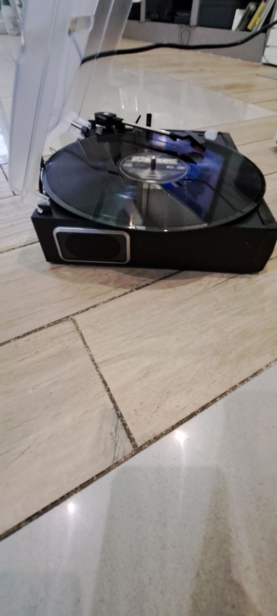 Nowoczesny gramofon płyty winelowe