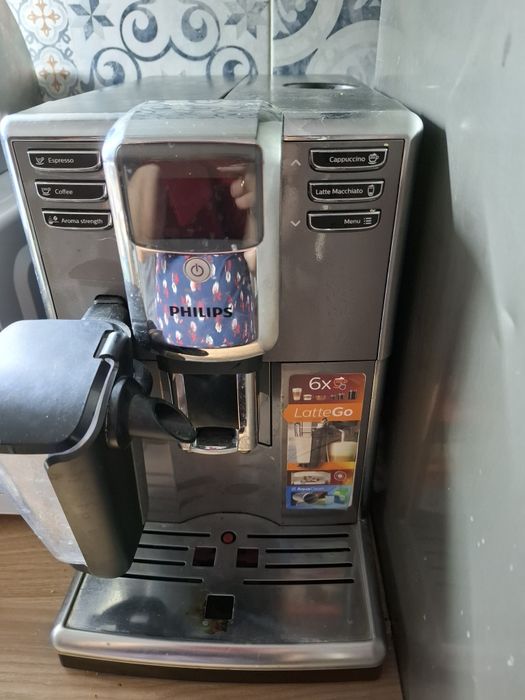 Ekspres philips latte vo