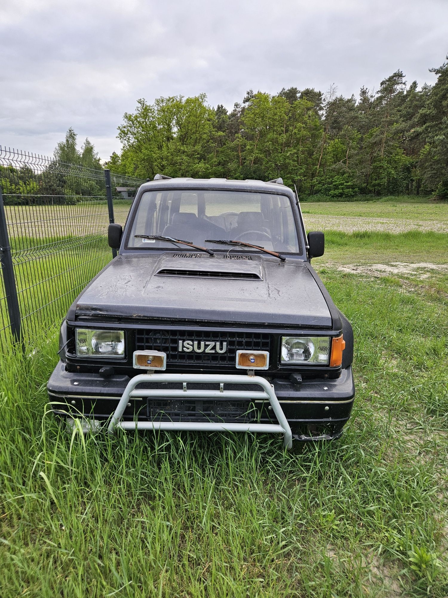 Isuzu Trooper 2.8 tdi 1999 rok na części