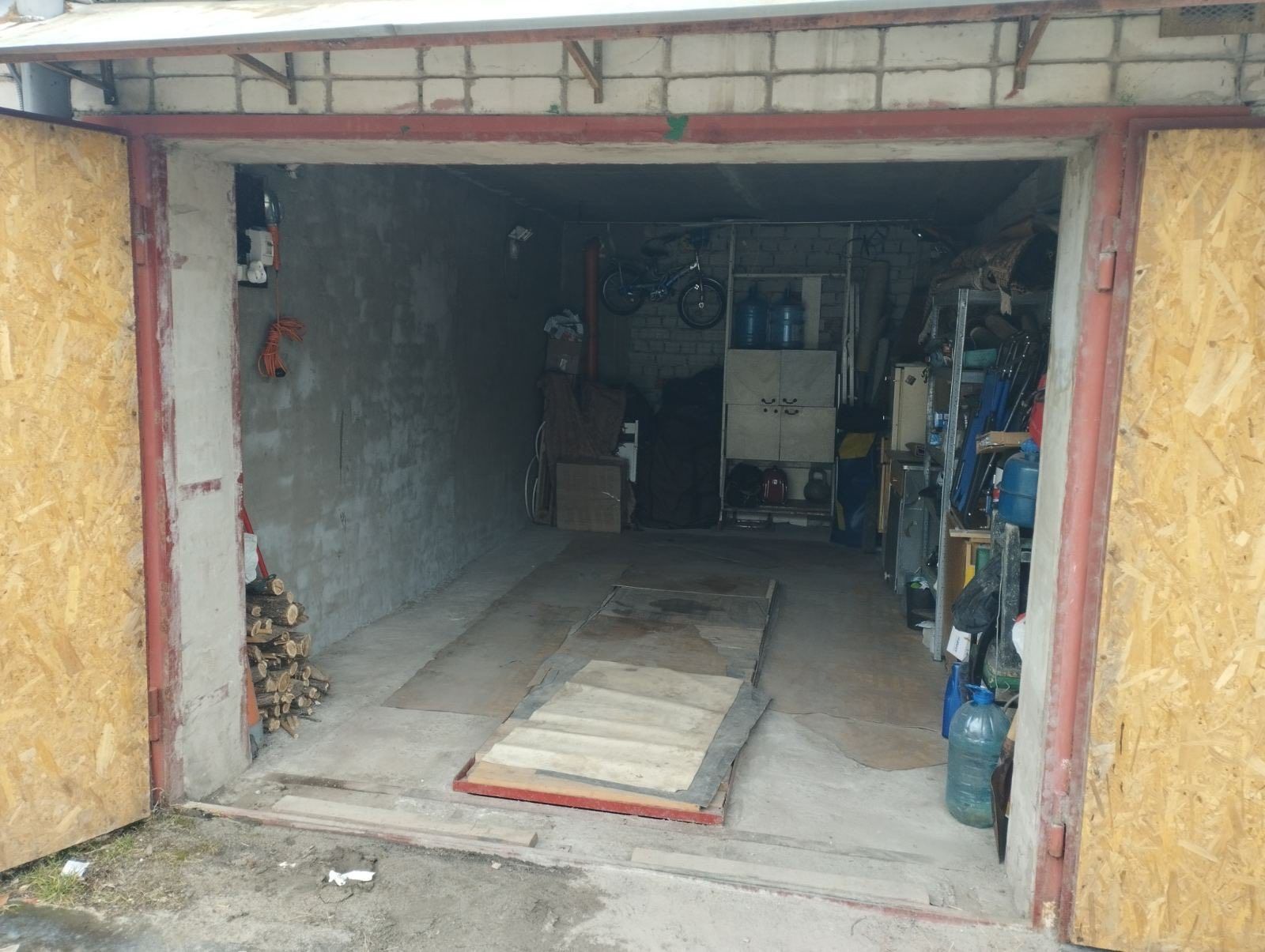 Продам цегляний гараж з ямою та погребом