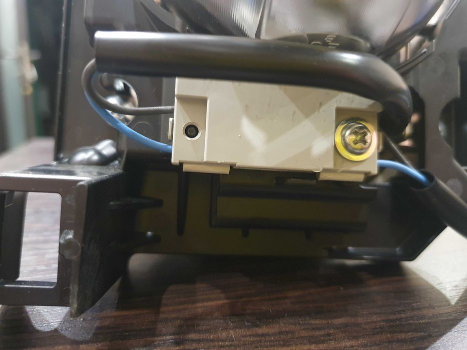 Бі-ксенонова лінза європейська взборі з рамкою і проводкою (R) Mazda 3