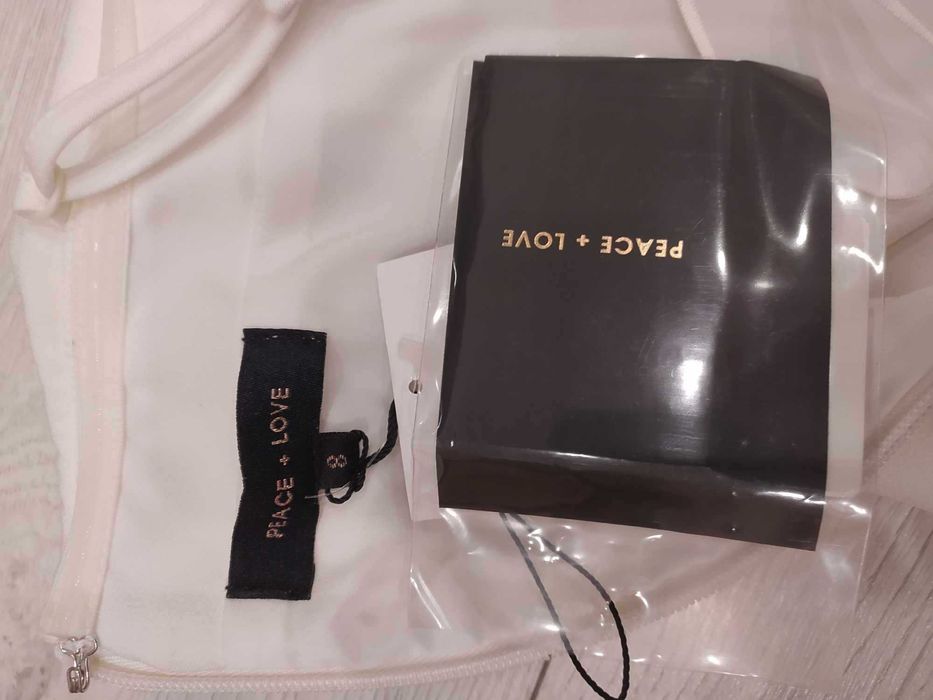 Glamour  MISSGUIDED PEACE+LOVE sukienka w cekiny złota Luxury