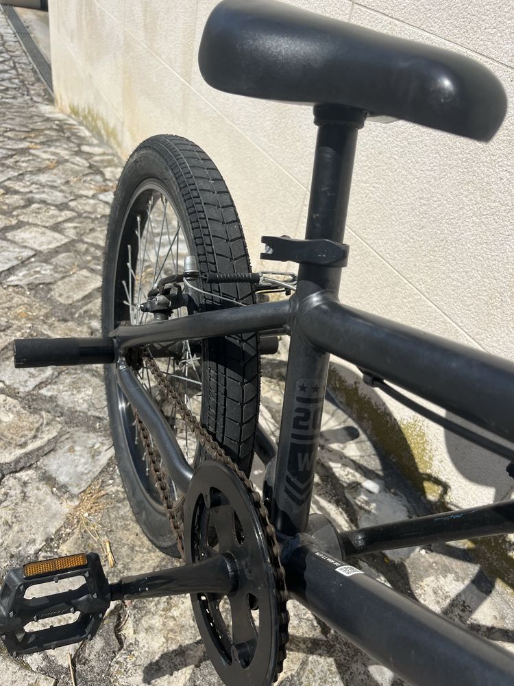 Bicicleta BMX aro 20 em ótimo estado