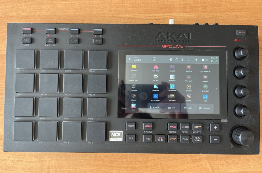 Akai MPC Live 1 z 500gb dyskiem