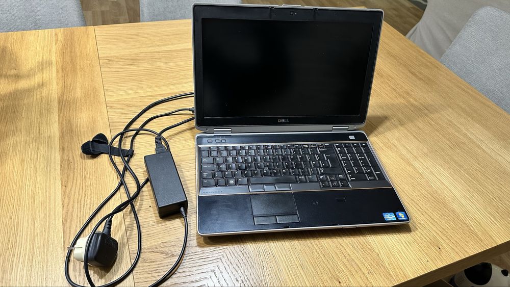 Laptop DELL  Latitude E6520 i5