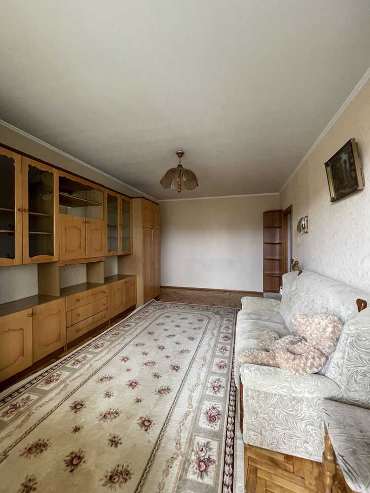 Продаж 2 х кімн квартири 53 м2  центр Вишневевого